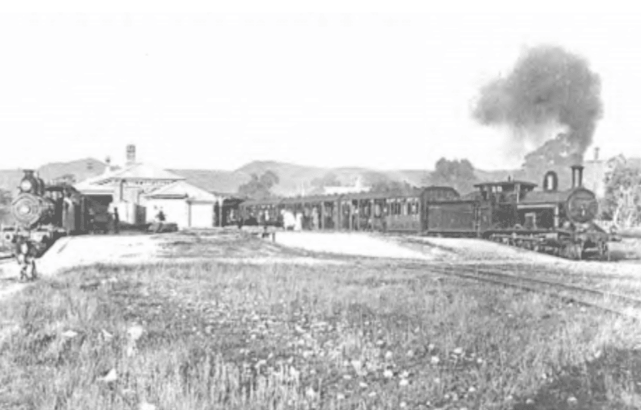 Changing train at Wallangarra circa 1915, (photo BHRC)