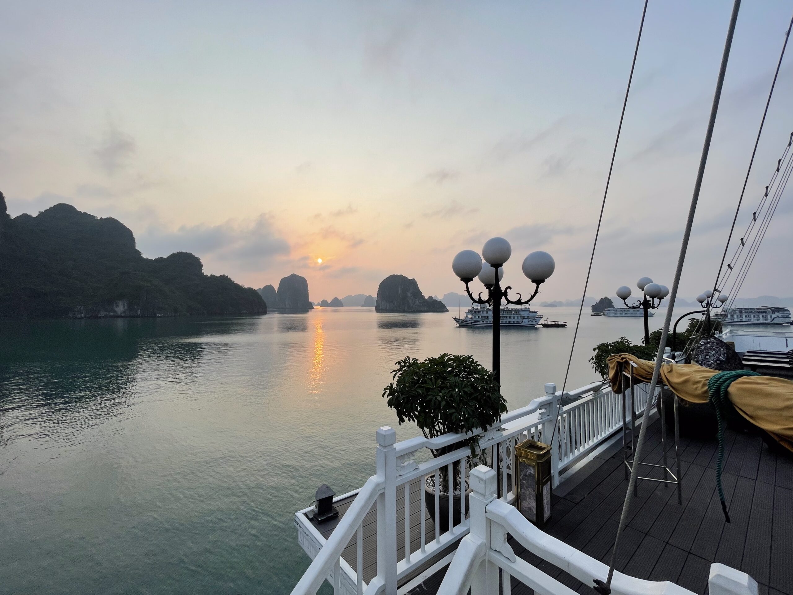 Luxury Private Boat on Ha Long Bay