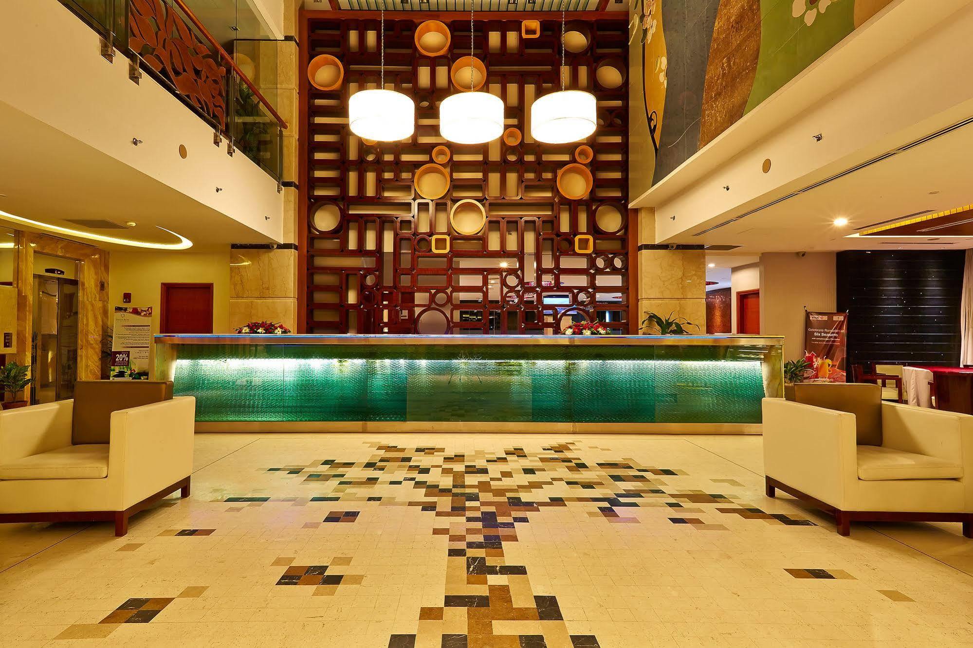 Six Seasons Hotel
