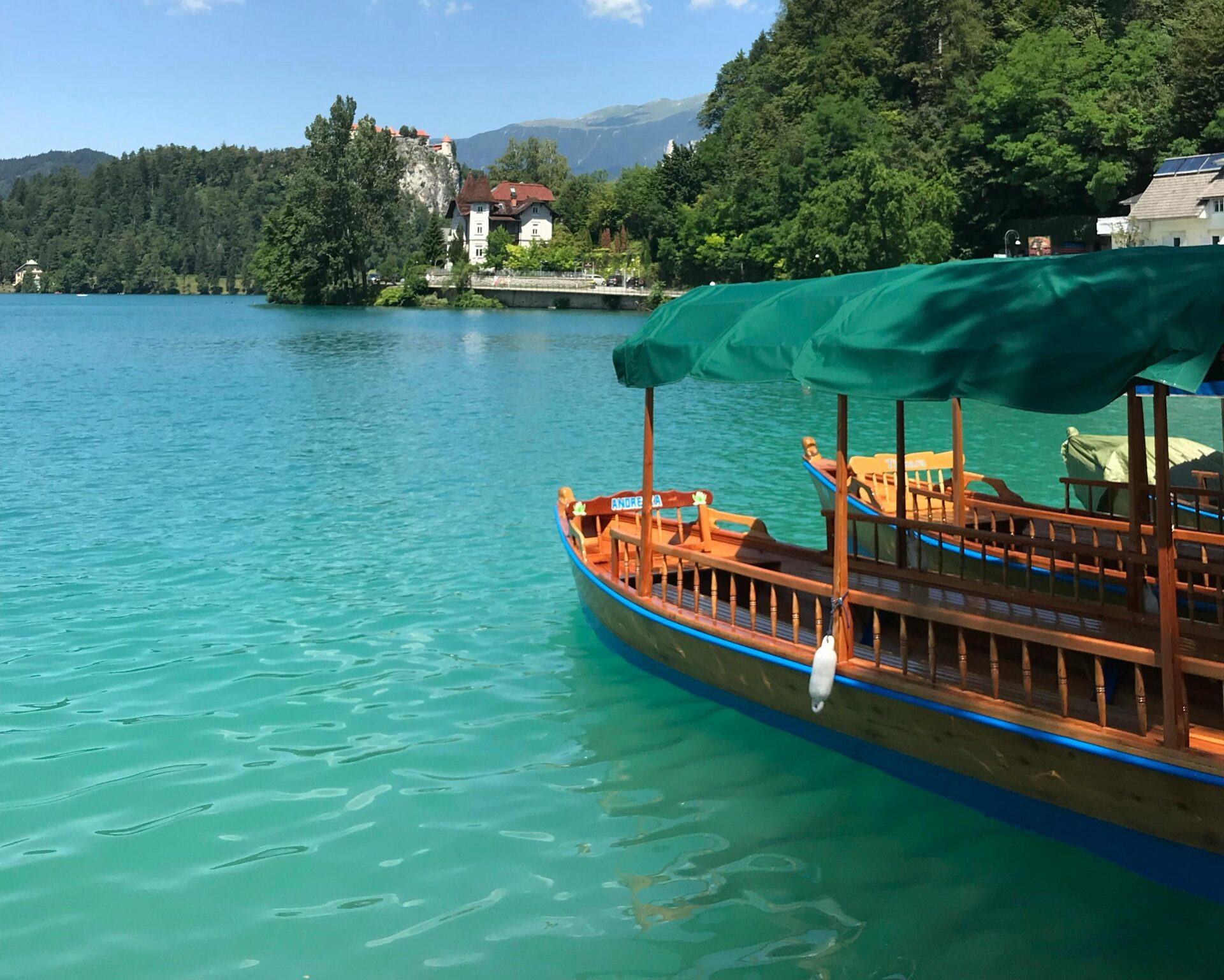 Pletna on Lake Bled - Credit Recep Tayyip Çelik